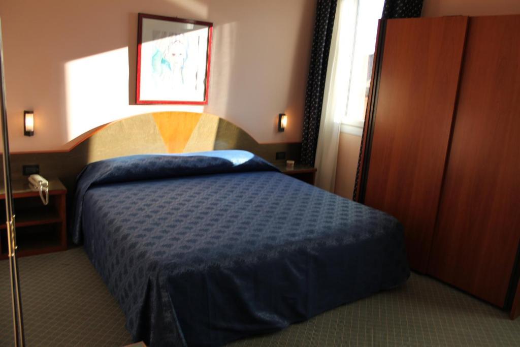 Hotel Rosa Abano Terme Oda fotoğraf
